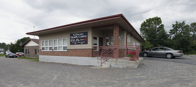 Image of the front of the Killarney Heatlh Centre.