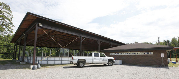 Image of the entrance to the Killarney Community Centre.