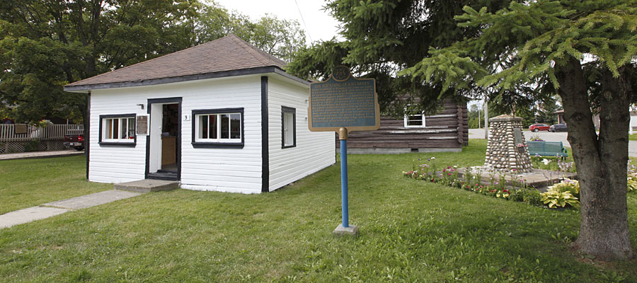 Image of the Old Killarney Jail house.